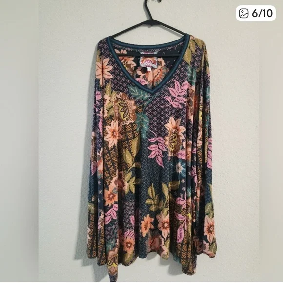 Johnny Was Multicolor Floral V-Neck Blouse - Picture 4 of 6